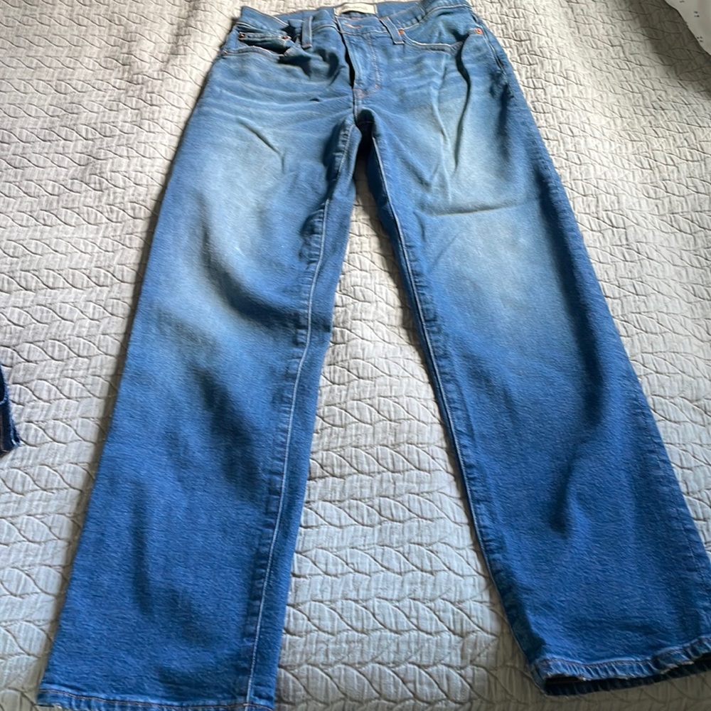 Madewell Mid-Rise Perfect Vintage Straight Jeans in Marchman Wash.